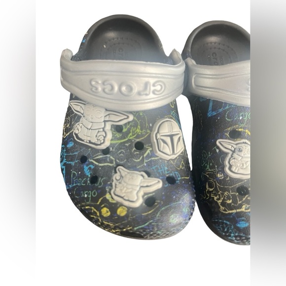 Crocs Classic Star Wars Grogu Baby Yoda Clogs Baby Size 6 - Picture 2 of 7